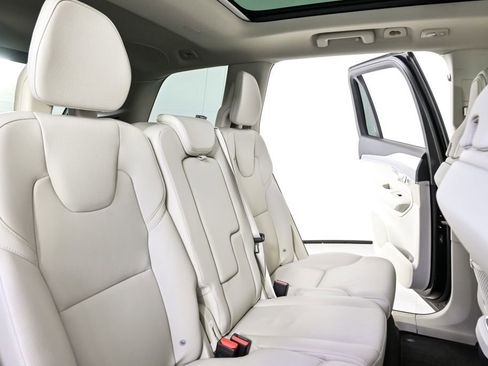 Certified 2023 Volvo XC90 B5 Core image 24