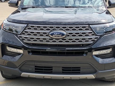 Used 2024 Ford Explorer Limited w/ Limited Technology Package AWD/4WD image 9