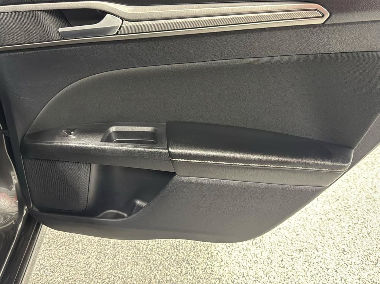 Used 2020 Ford Fusion SE AWD/4WD image 9