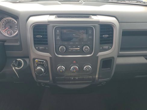 Used 2017 RAM 1500 Express RWD image 14