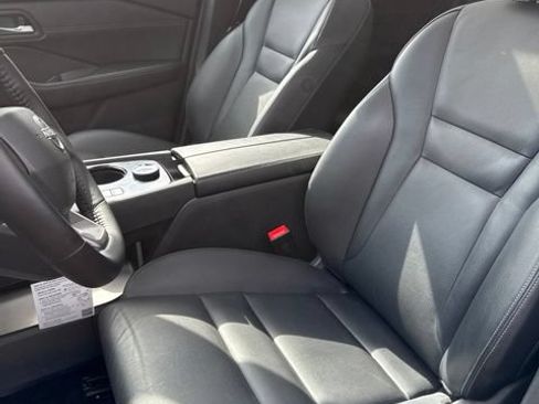 Used 2025 Nissan Rogue SL w/ SL Premium Package AWD/4WD image 14