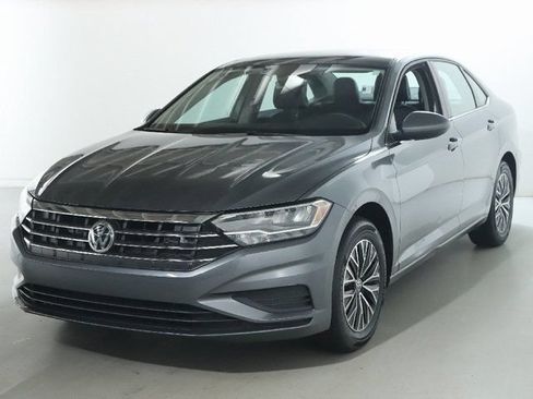 Used 2021 Volkswagen Jetta SE w/ SE Cold Weather Package FWD image 1