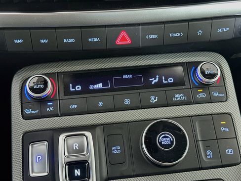 Used 2025 Hyundai Palisade SEL FWD image 24