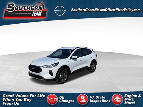 Used 2025 Ford Escape ST-Line Select AWD/4WD image 1