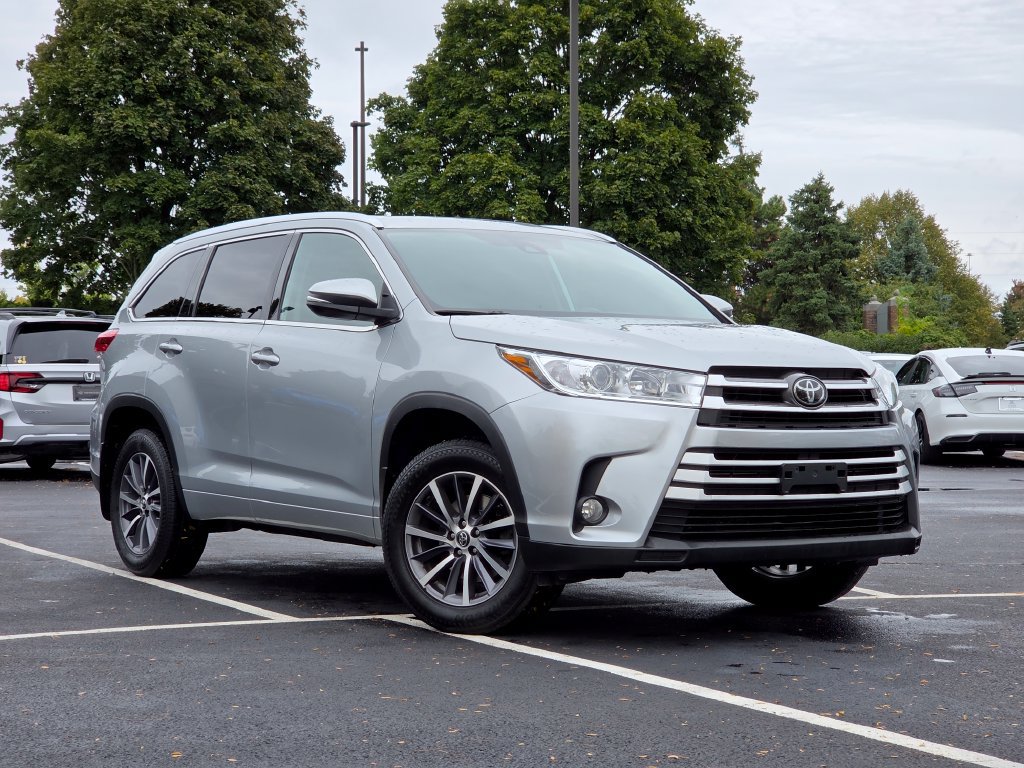 Used 2018 Toyota Highlander XLE AWD/4WD image 2