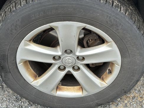 Used 2013 Toyota RAV4 XLE image 10