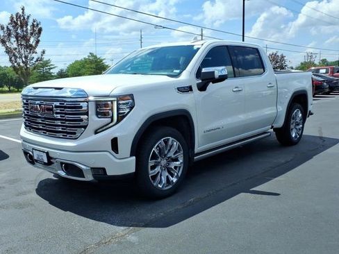 Used 2023 GMC Sierra 1500 Denali AWD/4WD image 2