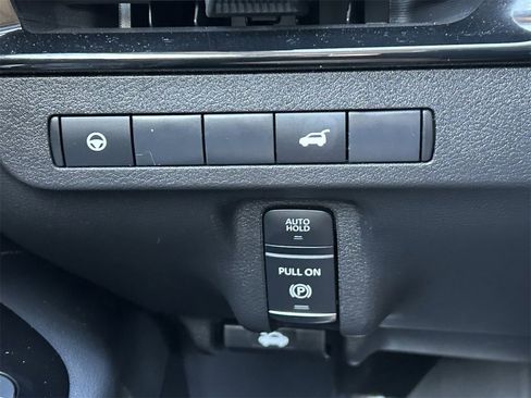 Certified 2025 Nissan Murano SV image 34