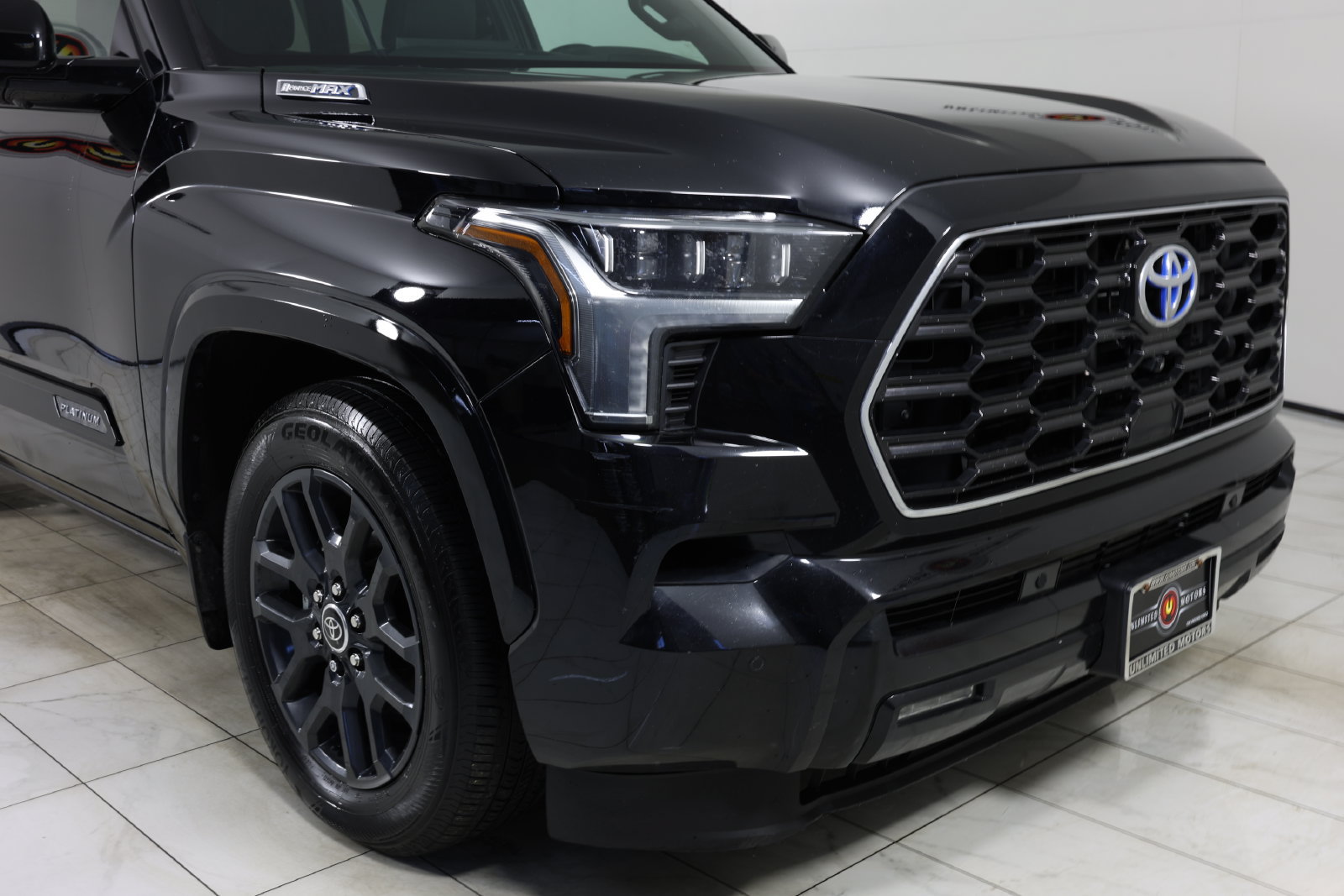 Used 2023 Toyota Sequoia Platinum AWD/4WD image 36