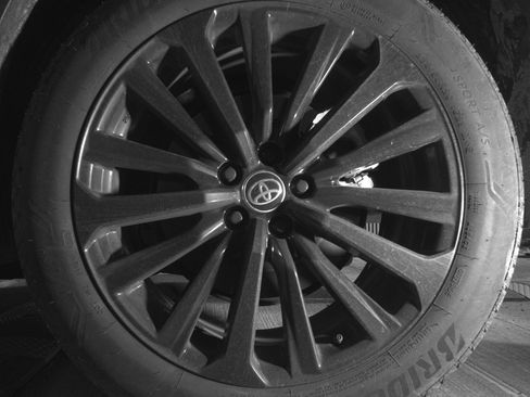 Used 2025 Toyota Highlander XSE image 14