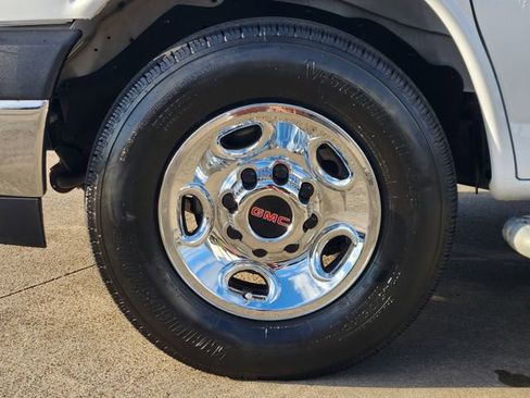 Used 2024 GMC Savana 2500 Work Van w/ Driver Convenience Package image 10