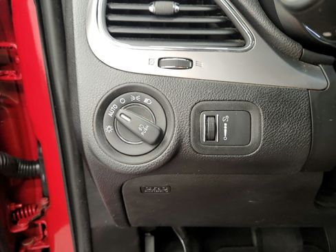 Used 2019 Dodge Journey Crossroad FWD image 32