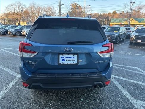 Used 2023 Subaru Forester Premium image 6