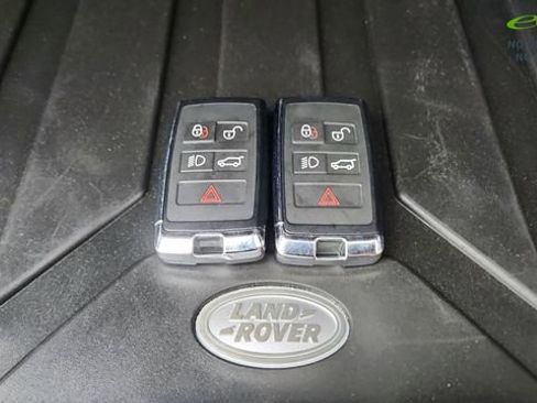 Used 2024 Land Rover Defender 110 X-Dynamic SE AWD/4WD image 58
