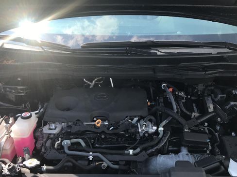 Used 2022 Toyota Sienna XLE FWD image 7
