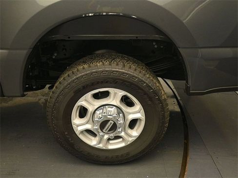 New 2026 Ford F350 XLT w/ FX4 Off-Road Package image 9