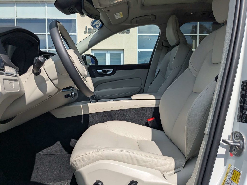 Used 2024 Volvo XC60 B5 Plus w/ Protection Package Premier AWD/4WD image 2