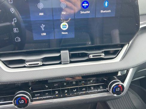 Used 2026 Chevrolet Equinox LT w/ Convenience Package II image 26