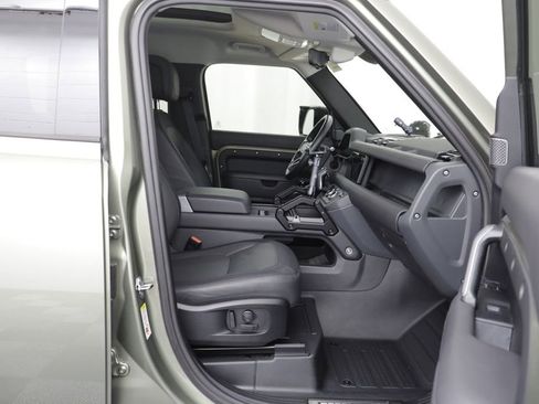 Used 2024 Land Rover Defender 110 X-Dynamic SE AWD/4WD image 20