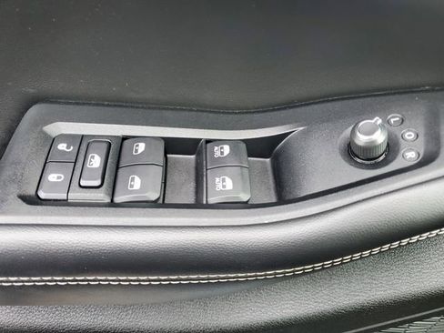 Used 2023 Jeep Grand Cherokee Laredo image 22