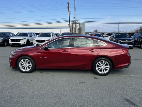 Used 2017 Chevrolet Malibu LT w/ Driver Confidence Package image 2