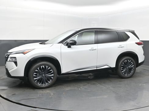 New 2026 Nissan Rogue Platinum w/ Platinum Premium Package image 4