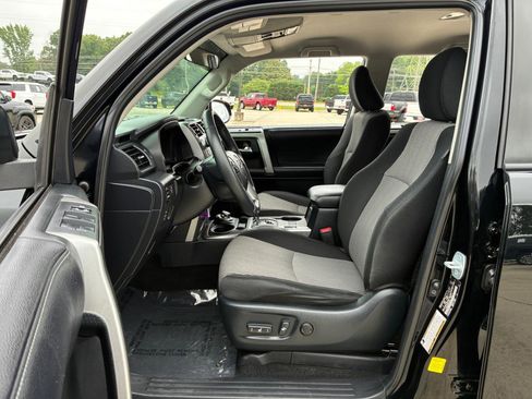 Used 2019 Toyota 4Runner SR5 AWD/4WD image 12