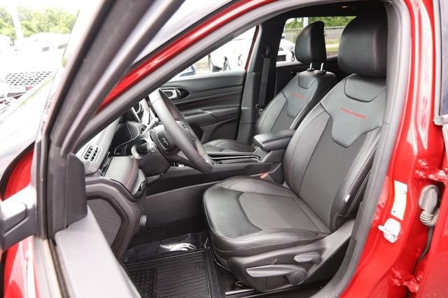 Used 2025 Jeep Compass Trailhawk AWD/4WD image 8