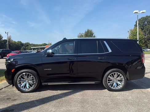 Used 2021 Chevrolet Tahoe Premier w/ Premium Package AWD/4WD image 2
