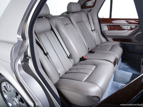 Used 2005 Bentley Arnage R image 36