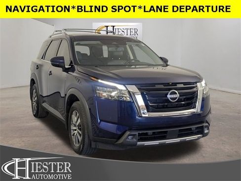 Used 2022 Nissan Pathfinder SL image 1