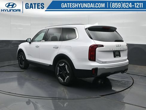 Used 2024 Kia Telluride S w/ S Sunroof Package FWD image 8