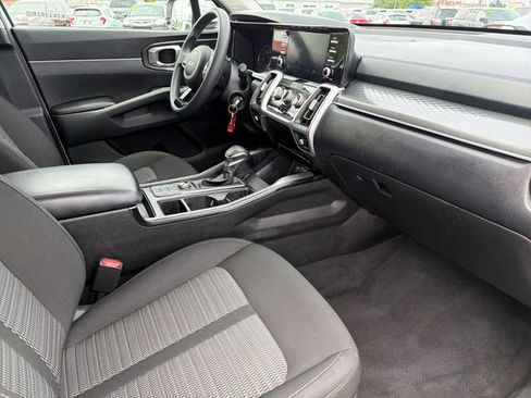 Used 2022 Kia Sorento LX AWD/4WD image 21