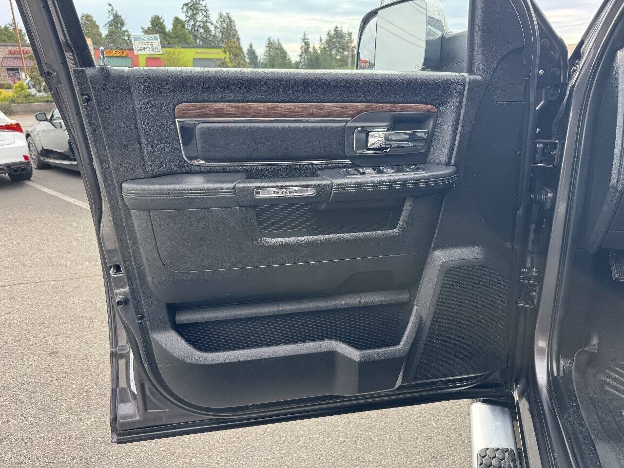 Used 2015 RAM 1500 Laramie AWD/4WD image 26