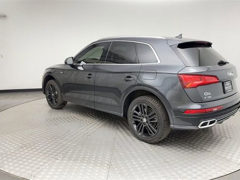 Used 2020 Audi Q5 e Premium Plus w/ Premium Plus Package image 4