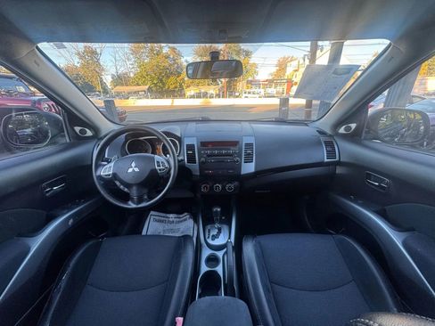 Used 2009 Mitsubishi Outlander SE image 22