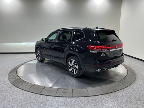 Used 2025 Volkswagen Atlas SE AWD/4WD image 8