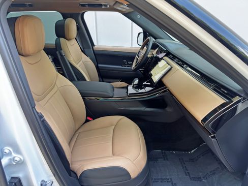 Used 2024 Land Rover Range Rover Sport Autobiography image 15