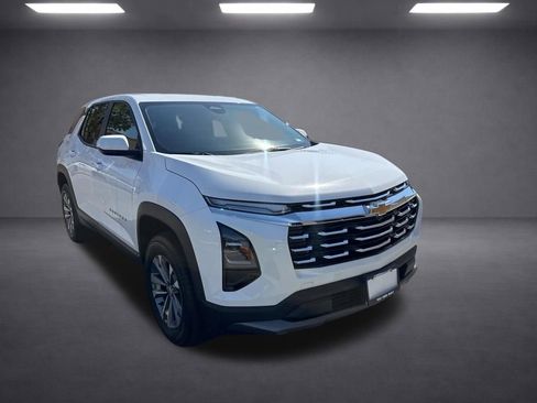 Used 2026 Chevrolet Equinox LT FWD image 6