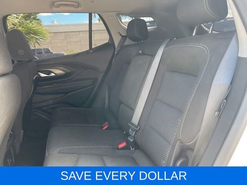 Used 2024 GMC Terrain SLE w/ Driver Convenience Package FWD image 16