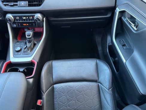 Used 2020 Toyota RAV4 TRD Off-Road w/ TRD Off-Road Weather Package AWD/4WD image 27