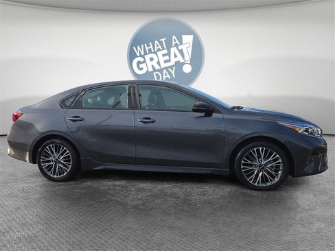 Certified 2023 Kia Forte GT-Line image 2