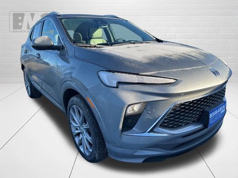 Used 2024 Buick Encore GX Avenir w/ Avenir Convenience Package image 2