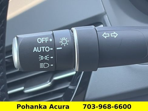 Used 2025 Acura RDX SH-AWD image 10