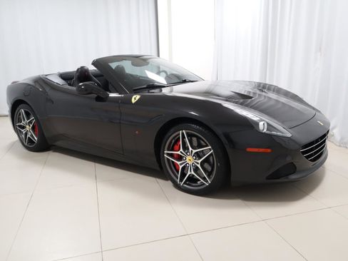 Used 2016 Ferrari California T RWD image 7