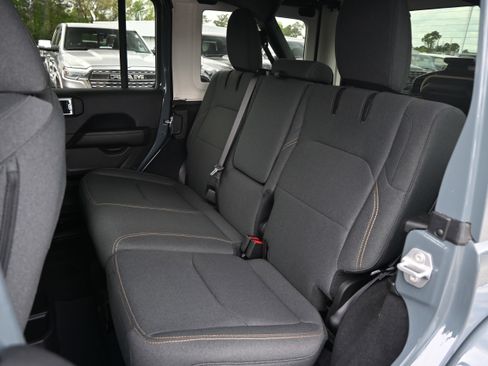 Used 2025 Jeep Wrangler Sahara w/ Safety Group image 10