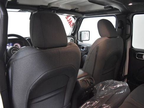 New 2025 Jeep Gladiator Willys image 18