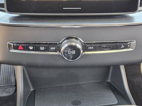 Used 2026 Volvo XC90 B6 Plus w/ Protection Package Premier AWD/4WD image 16