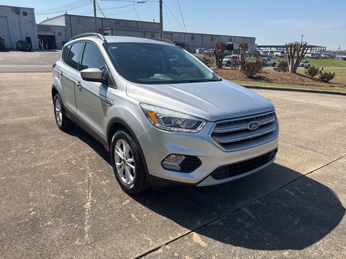 Used 2019 Ford Escape SEL image 1