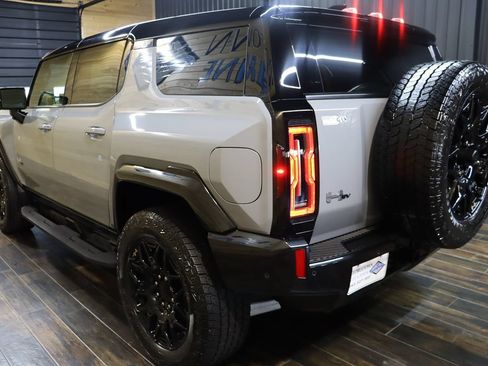 Used 2025 GMC Hummer EV 2X AWD/4WD image 3
